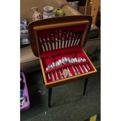 1950s Wooden Cased Canteen of Cutlery 50pc on tapering splay...