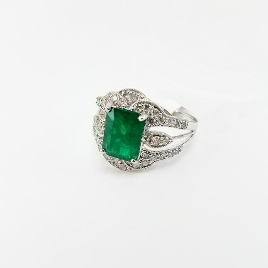 2ct Emerald & Diamond White Gold Ring