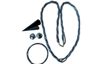 4x Hämatid, lange Halskette, Armreif, Paar Ohrclips, gr. Brosche, Kette L-84 cm, Armreif D-7 cm