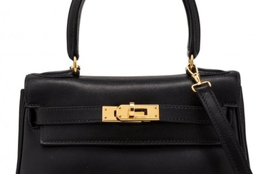 58023: Hermès 20cm Black Swift Leather Retourne