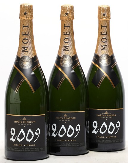 6 bts. Mg. Champagne Grand Vintage, Moët & Chandon 2009 A (hf/in). Oc.