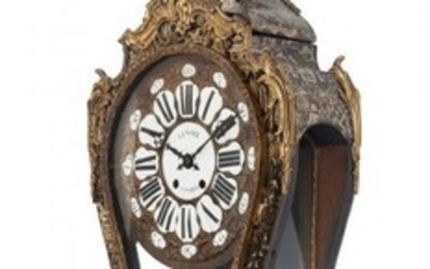 61023: A French Chinoiserie Gilt Bronze Mounted Clock o