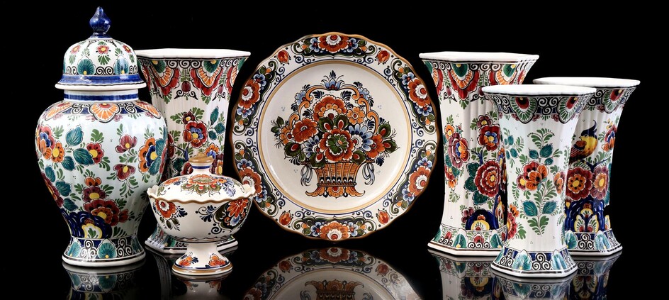 (-), 7 pieces pottery with polychrome decor, lid...