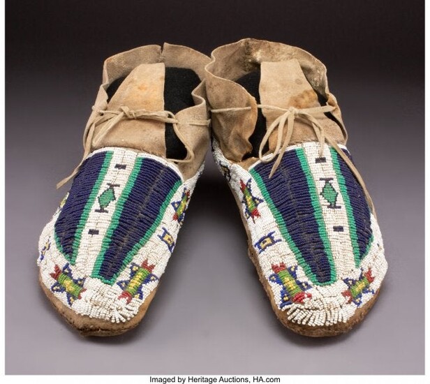 70423: A Pair of Sioux Beaded Hide Moccasins c. 1900