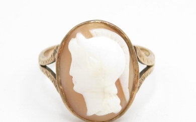 9ct gold shell cameo dress ring (3.7g) Size T
