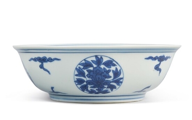 A BLUE AND WHITE 'MEDALLION' BOWL, WANLI MARK AND PERIOD