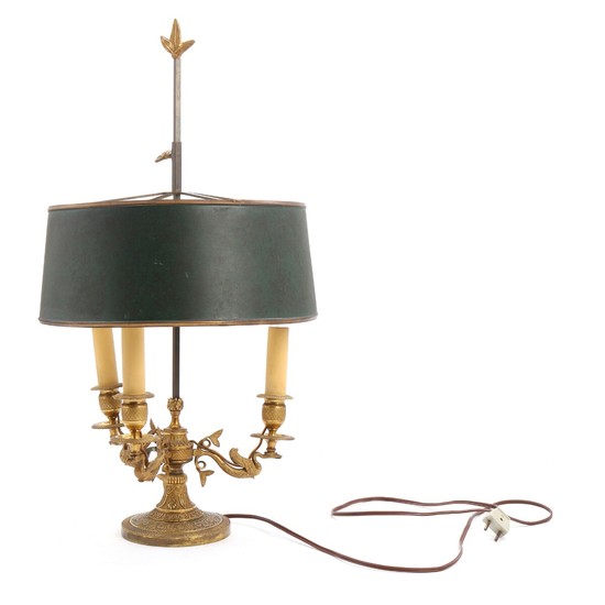 A C. 1900 Louis XVI style bronze bouillotte lamp with green metal shade. H. 64 cm.