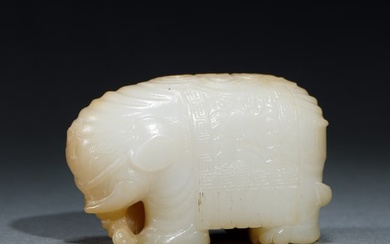 A CHINESE CARVED JADE ELEPHANT DECORATION