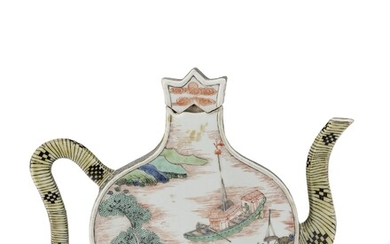 A CHINESE FAMILLE VERTE WINE POT AND COVER