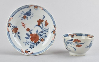 A CHINESE IMARI TEA BOWL AND SAUCER - Porcelain - China - Kangxi (1662-1722)