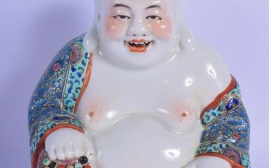 A CHINESE REPUBLICAN PERIOD FAMILLE ROSE PORCELAIN