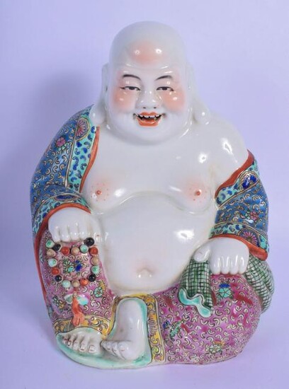 A CHINESE REPUBLICAN PERIOD FAMILLE ROSE PORCELAIN