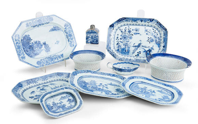 A COLLECTION OF CHINESE EXPORT BLUE AND WHITE PORCELAIN