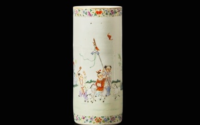 A Chinese famille rose-decorated porcelain "Boys" hat stand 粉彩帽筒