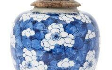 A Chinese porcelain ginger jar, Kangxi period,...