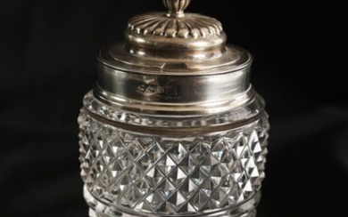 A GEORGIAN CUT GLASS MUSTARD VASE WITH A STERLING SILVER TOP DATED 1809 (CHIPS TO BASE), H.15CM, LEONARD JOEL LOCAL DELIVERY SIZE:...
