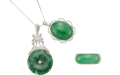 A GROUP OF BI-COLOR GOLD, JADE AND DIAMOND JEWELRY