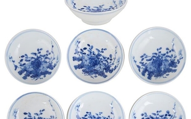 A GROUP OF SEVEN CHINESE BLUE AND WHITE SMALL...