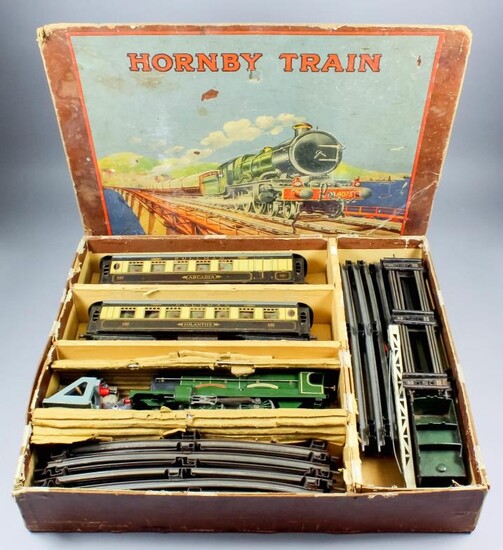 A Hornby Tin Plate "O" Gauge Clockwork Train Set,...