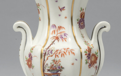 A MEISSEN PORCELAIN TWO-HANDLED VASE POSSIBLY CIRCA 1760 OR LATER, BLUE CROSSED SWORDS MARK