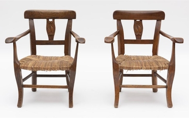 A PAIR OF 19TH CENTURY FRENCH OAK CHILDREN'S CHAIRS WITH RUSH SEATS. SEAT HEIGHT 25CM