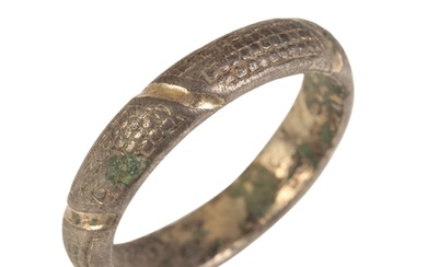 A POST-MEDIEVAL SILVER GILT FINGER RING c.1500-1600, of D-s...