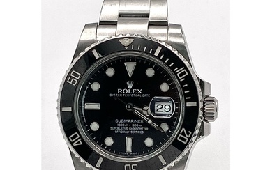 A Rolex Submariner Date Automatic Gents Watch. Stainless ste...
