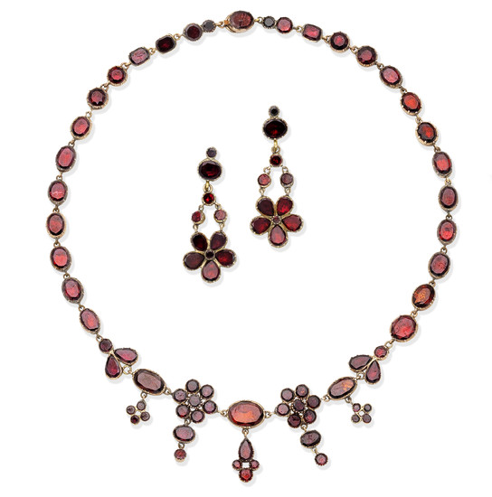 A garnet fringe necklace and a pair of garnet pendent earrings, 19th Century