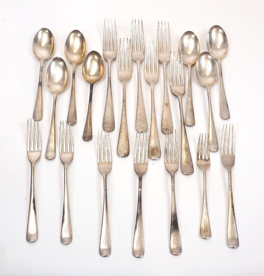 A group of silver Old English rat tail pattern flatware, Birmingham, c.1909, Elkington & Co., comprising six each table forks, dessert forks and dessert spoons, together with a further silver dessert fork and spoon, total weight approx. 34.6oz (a...