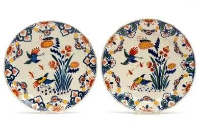 A pair of Delft polychrome pottery plates
