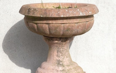 A rose coloured marble garden vase. Early 20th century. H. 56 cm. Diam. 52 cm.