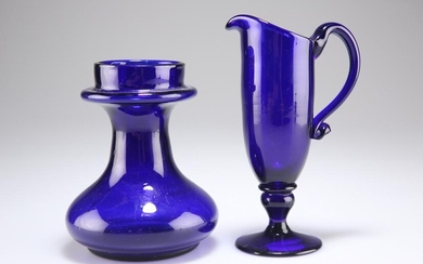 AN EARLY 19TH CENTURY BRISTOL BLUE GLASS JUG AND BULB