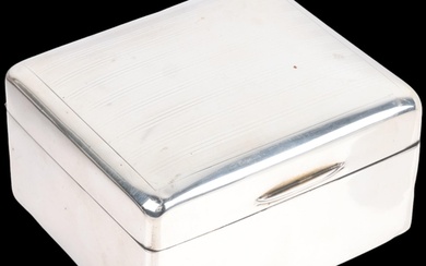 An Art Deco George V silver cigarette box, Elikington & Co, ...