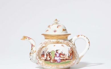 An early Meissen K.P.M. mark teapot with Hoeroldt Chinoiseries
