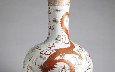 Arte Cinese A large tianchuping porcelain vase