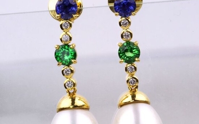 As New - Unused - 18kt Yellow Gold - Earrings Sapphire & Pearls - Diamond