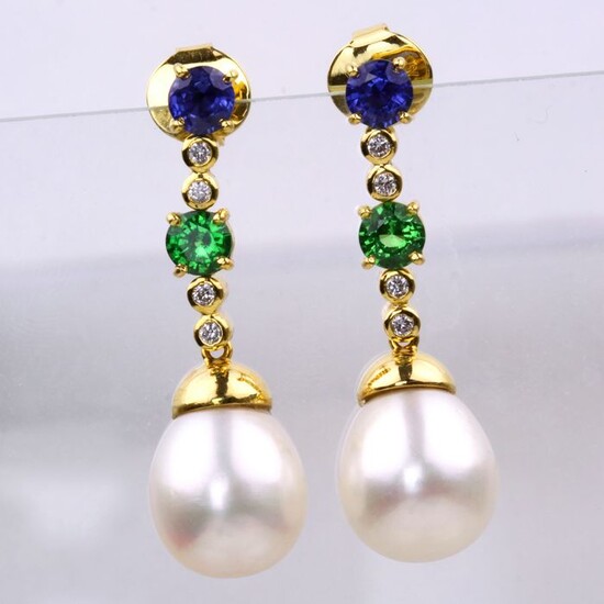 As New - Unused - 18kt Yellow Gold - Earrings Sapphire & Pearls - Diamond