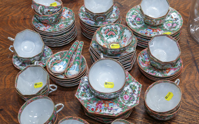 Assorted Chinese Export "Rose Medallion" Items