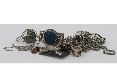 Assortment of silver/tests silver jewellery, stones include ...