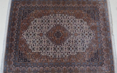 (-), Bidjar tapijt 200 x 154