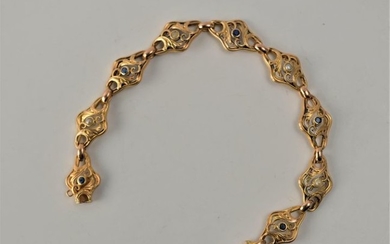 Bracelet ancien XIXème, composé de maillons à décors...