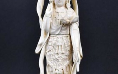 CHINESE CARVED FIGURE OF THE GODDESS KANON