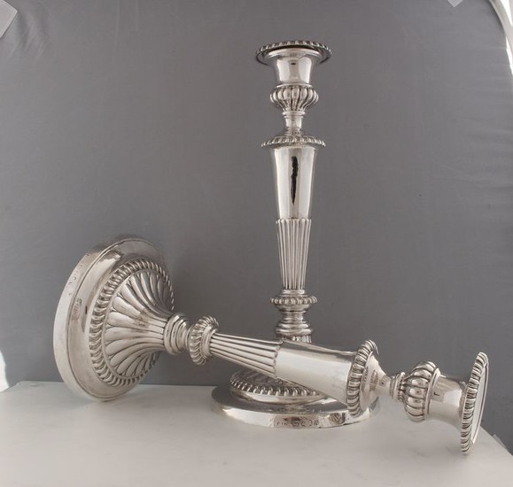 Candlestick, A Pair of George III Candlesticks, 29.5 cm (2) - .925 silver, Silver - John Roberts & Co, Sheffield - England - 1813