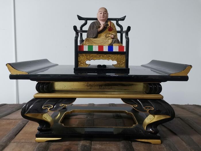 Carving (2) - Gold and Black - Wood - Buddhist monk + Altar - Japan - Early 20th century