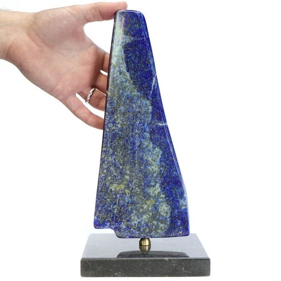 Carving of Lapis Lazuli on a marble and brass base - 290×135×135 mm - 2317 g