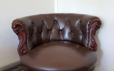 Chair, Chesterfield style on brass wheels (1)