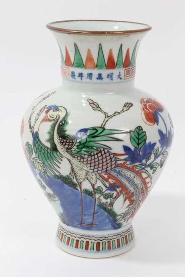 Chinese Wucai vase