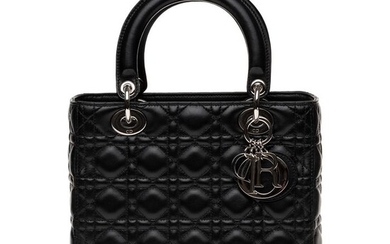 Christian Dior - Lady Dior MM en cuir cannage noir et garniture en métal argenté Handbag