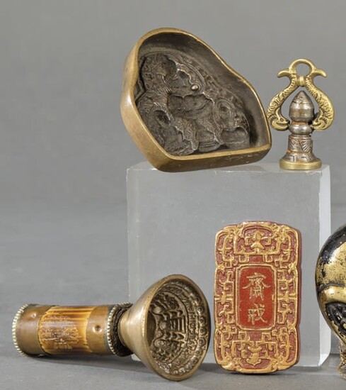 Cuatro objetos tibetanos S. XIX