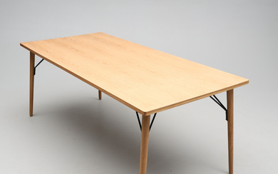 DINING TABLE. His K/ “Y5", design Sami Kallio, contemporary.